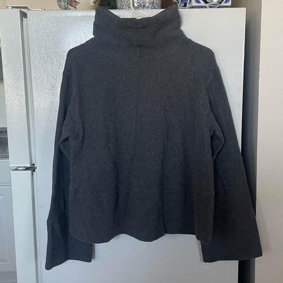 Lululemon Gray Cowl Neck Bell Sleeves Pullover Sweater 21.5” Pit to Pit 3D Logo - Picture 5 of 9